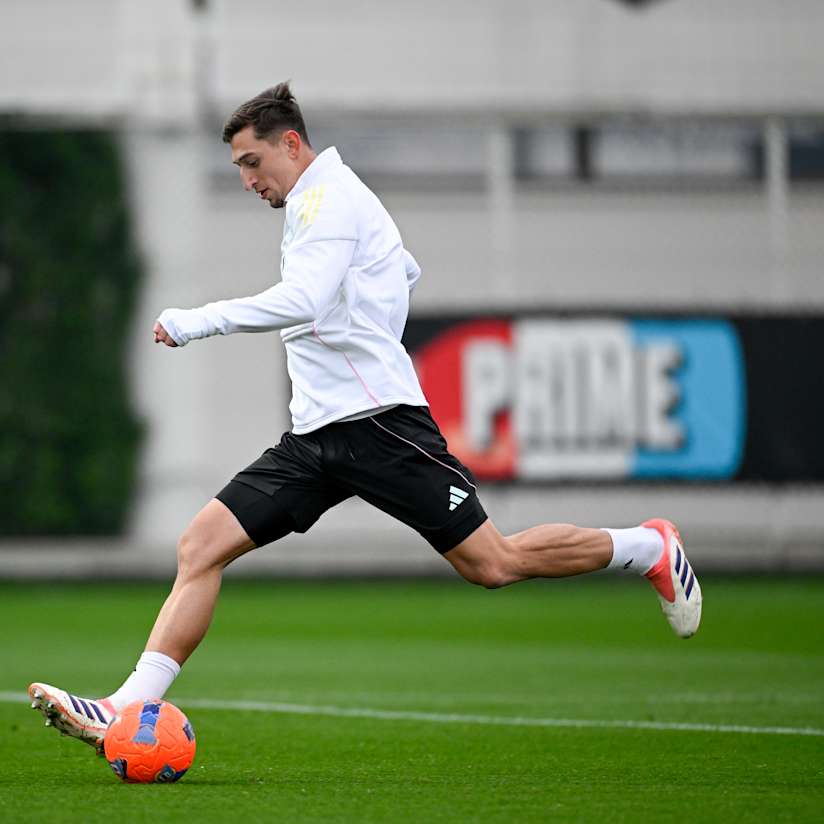 Jonas Rouhi joins Carrarese on loan