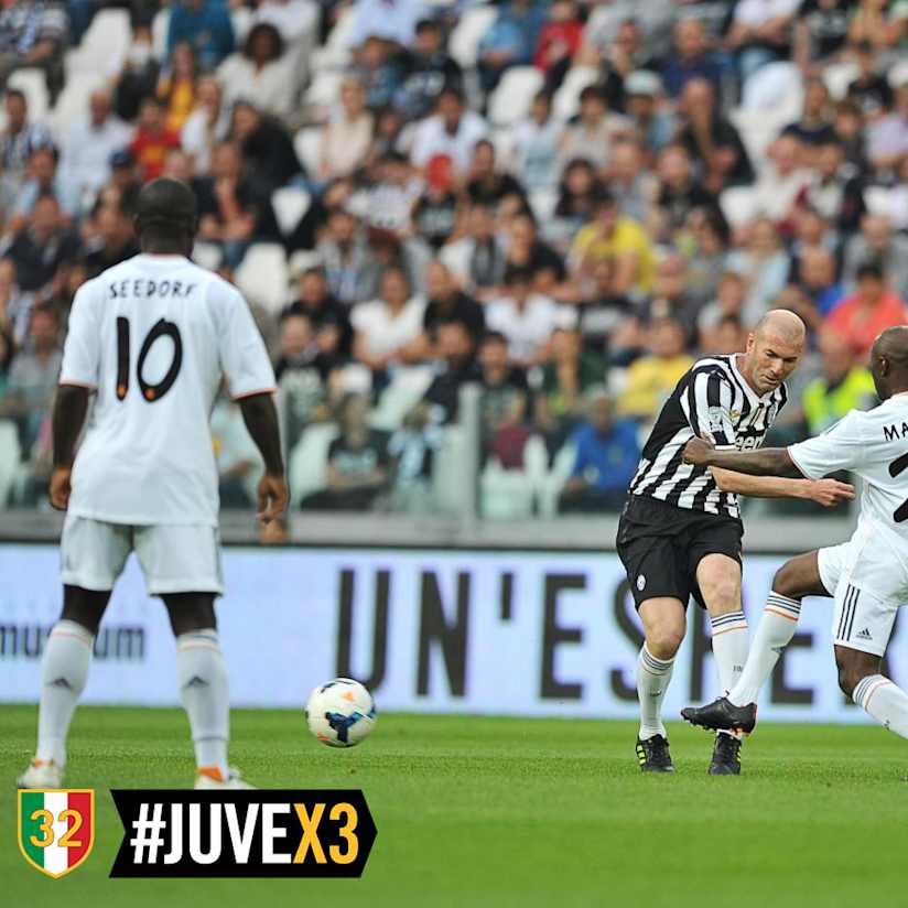 Le leggende ringraziano il pubblico dell'Unesco Cup