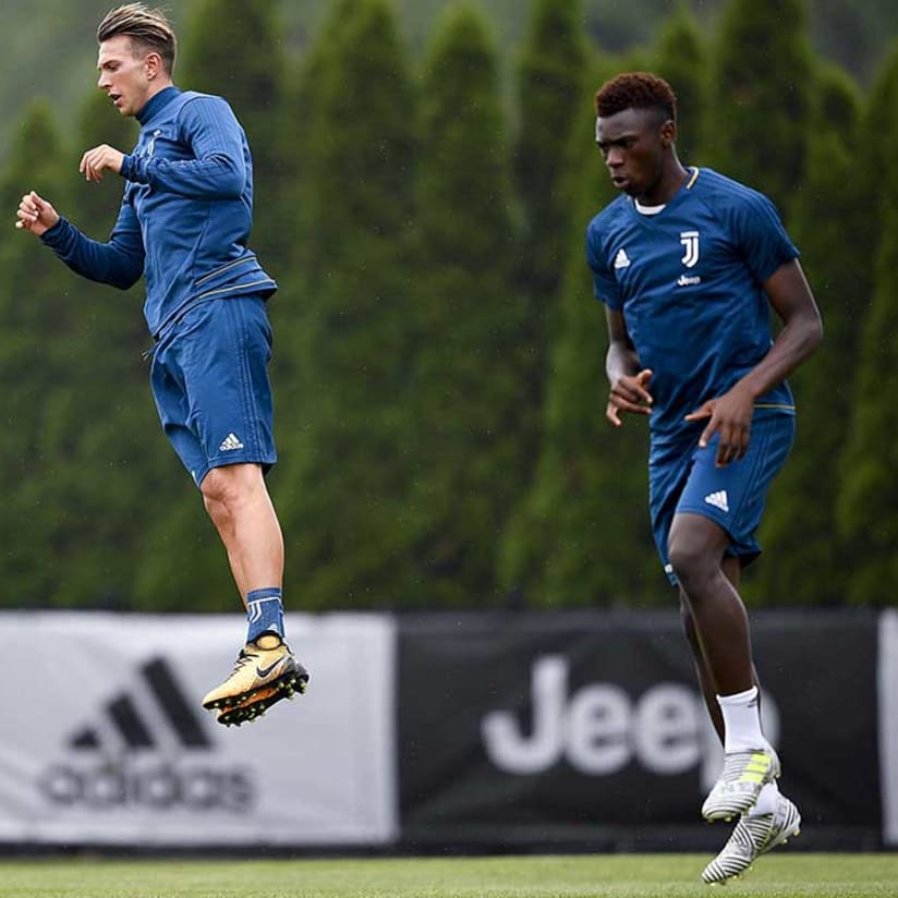Bernardeschi arrives as Juve return to Boston