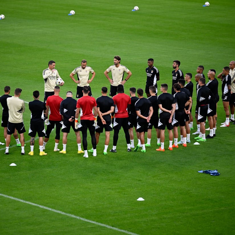 Gallery | Benfica training at Allianz