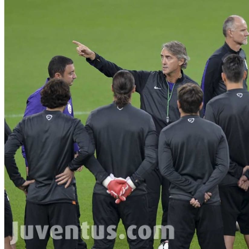 Il Galatasaray in campo allo Stadium - Galatasaray at Juventus Stadium