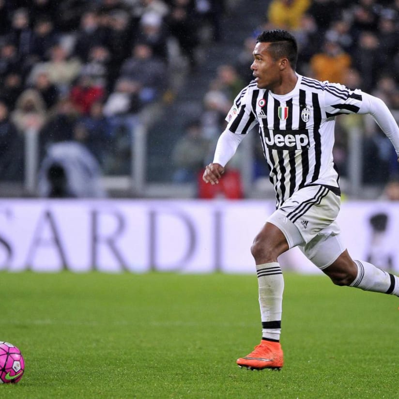 Alex Sandro ready to fight on all three fronts