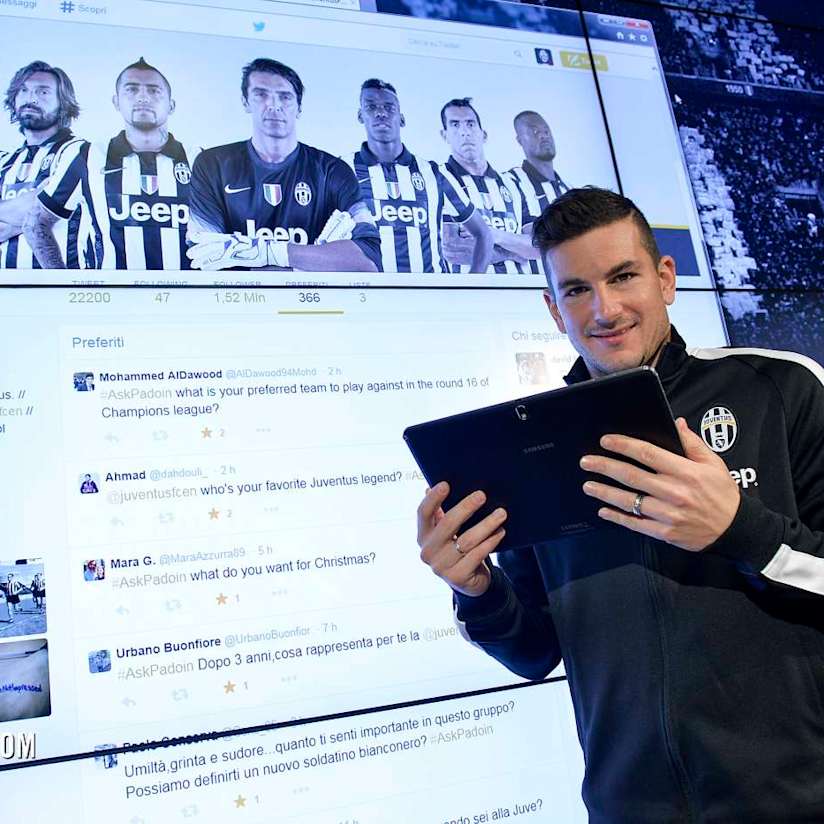 Simone stars in #AskPadoin