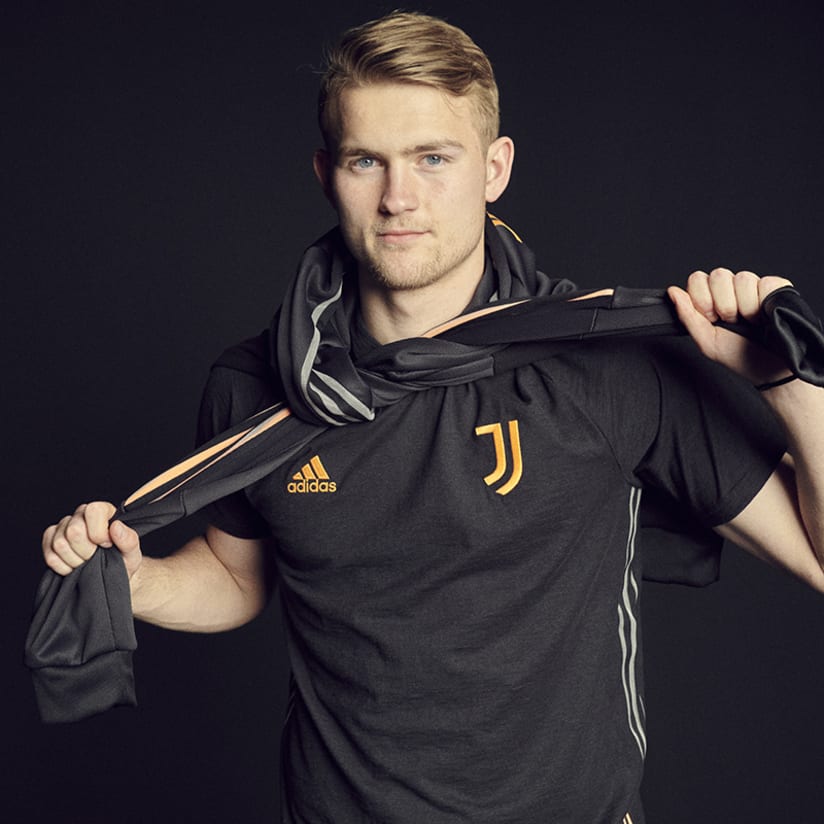 OFFICIAL TRAINING KIT 2020/21