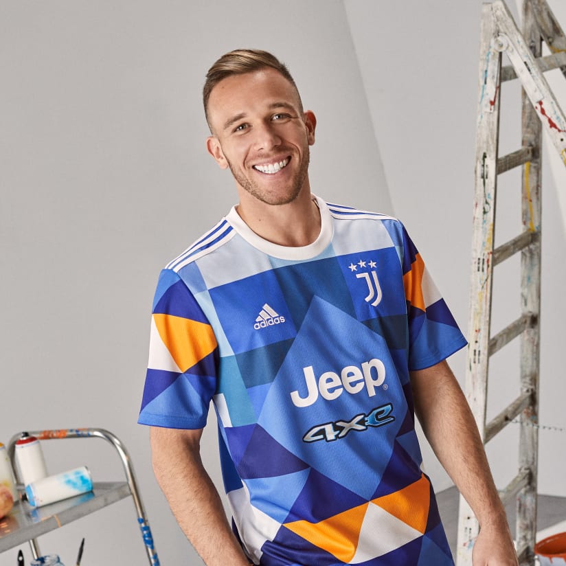 GALLERY | JUVE & KOBRA CREATE FOURTH KIT