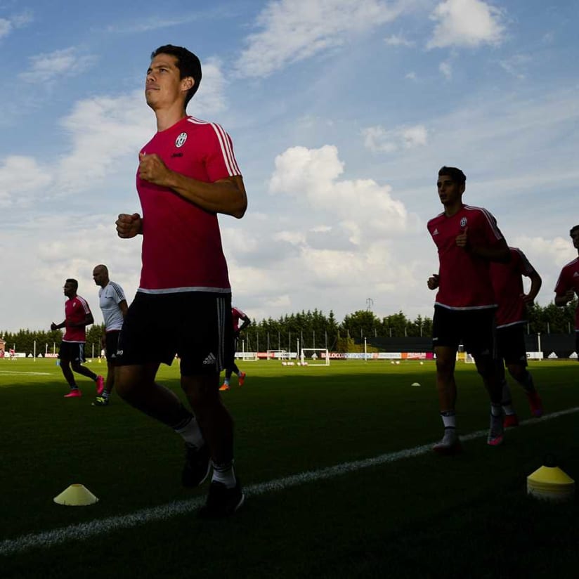 Hernanes: "Juve the team to beat"