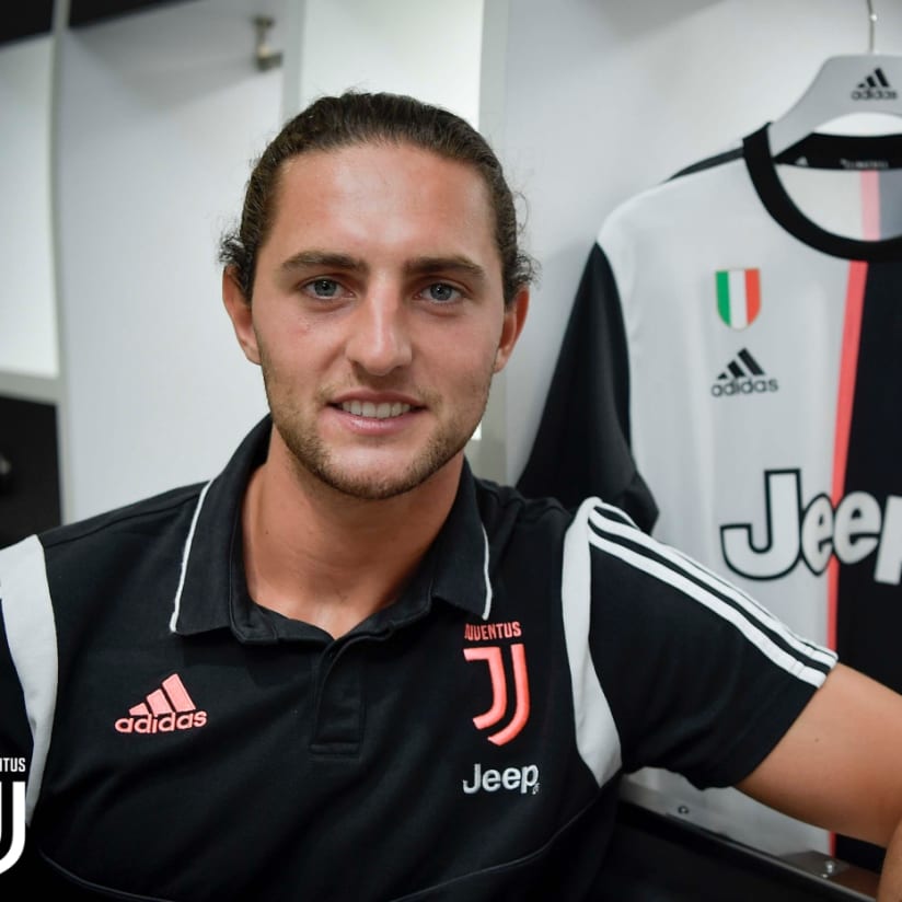 Rabiot visits the Stadium, Juventus Museum and the Megastore!