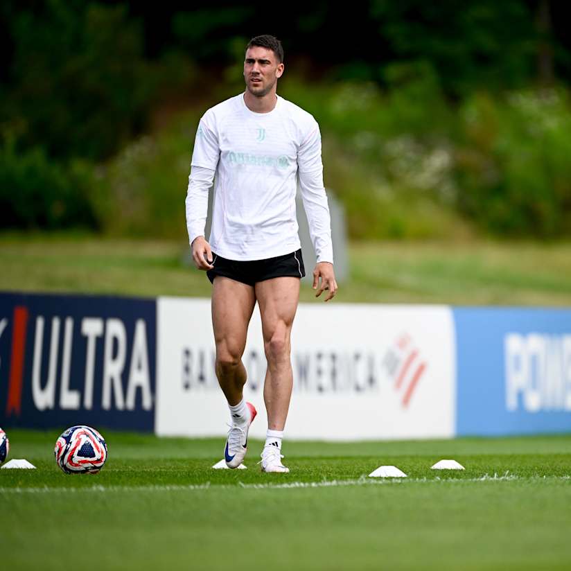 Training Center | On the pitch after victory