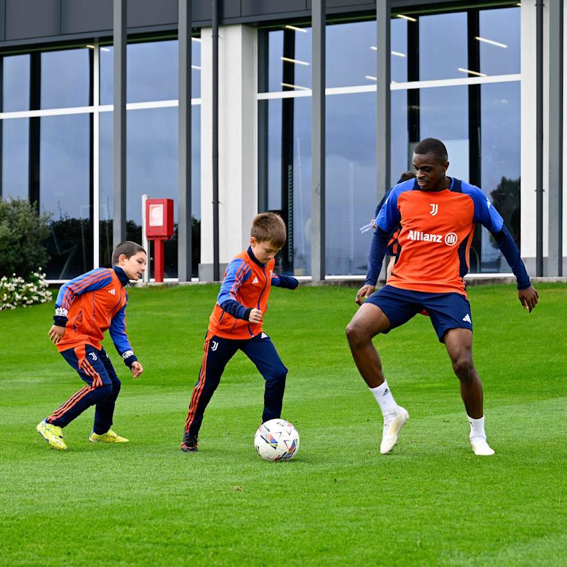 Training Center | On the pitch with our Junior Members