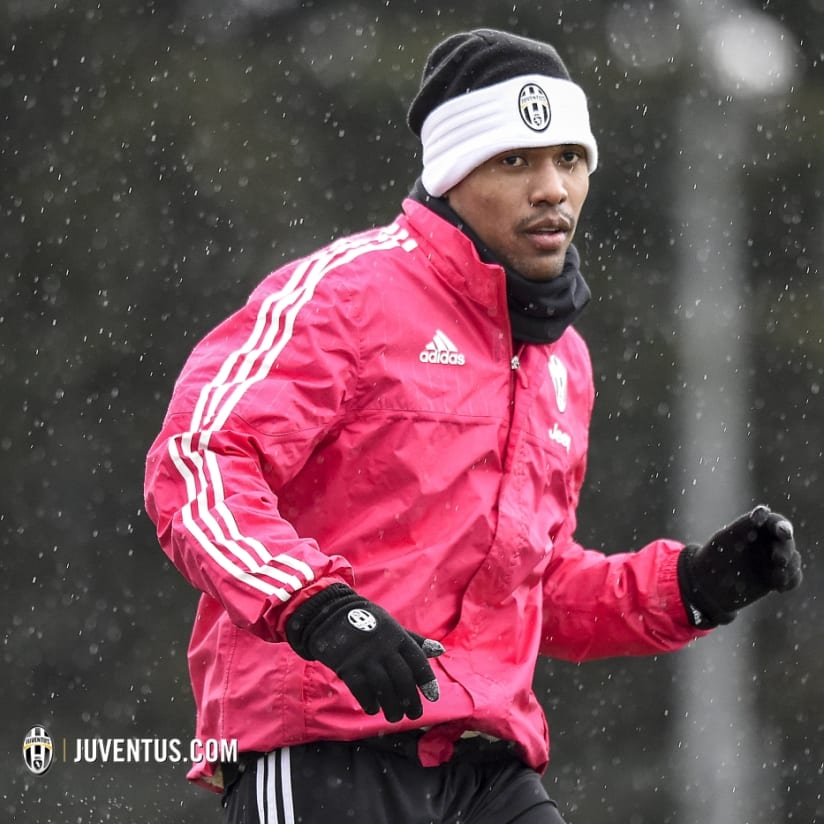 Alex Sandro medical update