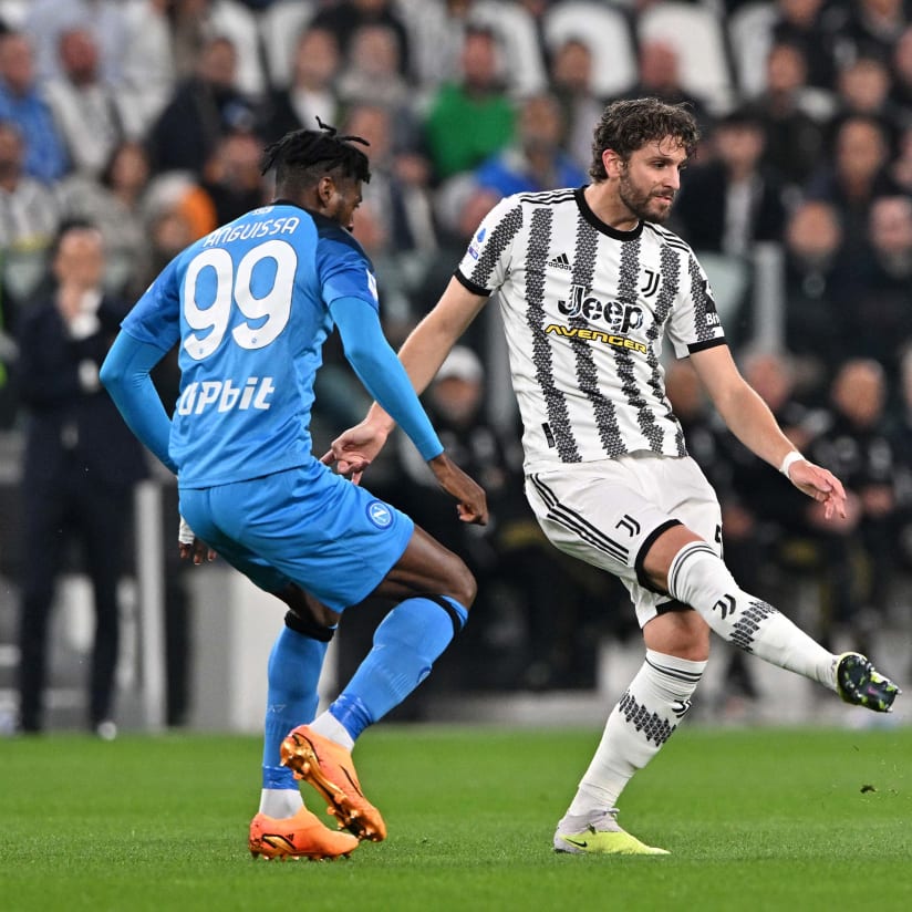 Juve edged out by Napoli in dramatic finale