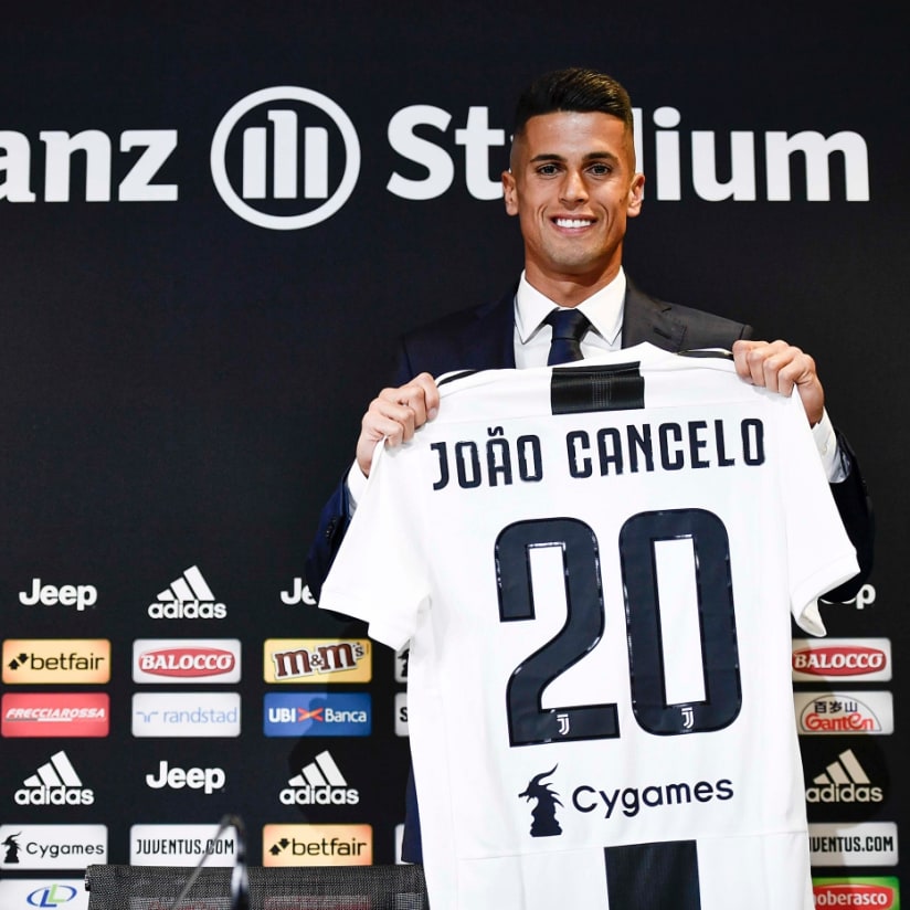 Cancelo: «Sono orgoglioso di far parte di questa famiglia»