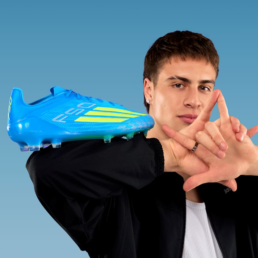 ADIDAS PRESENTA IL PACK "ICE COLD PRECISION" CON I NUOVI MODELLI PREDATOR E F50