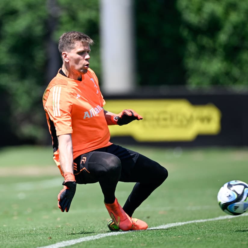 Szczesny answers your questions on Twitch!