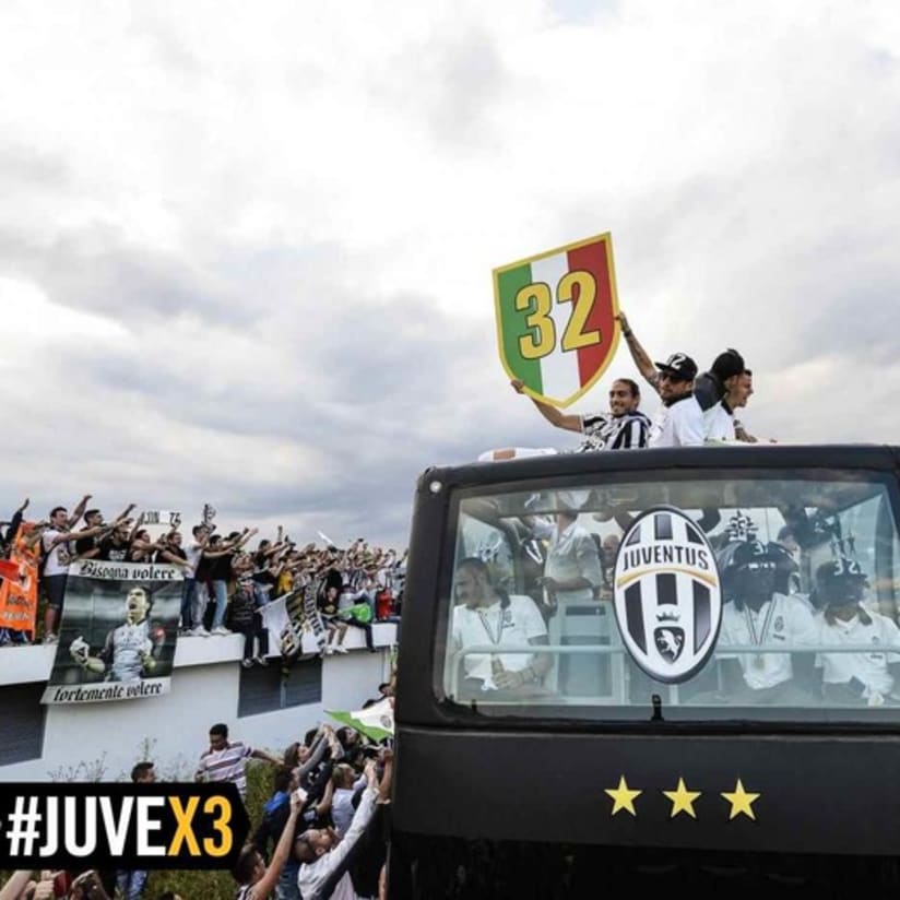 La parata trionfale dei Campioni e dei tre scudetti consecutivi - The victory parade