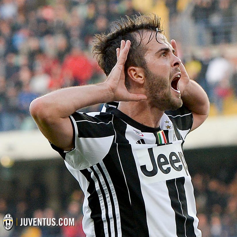 Sunday scorers: Lichtsteiner and Pjanic 