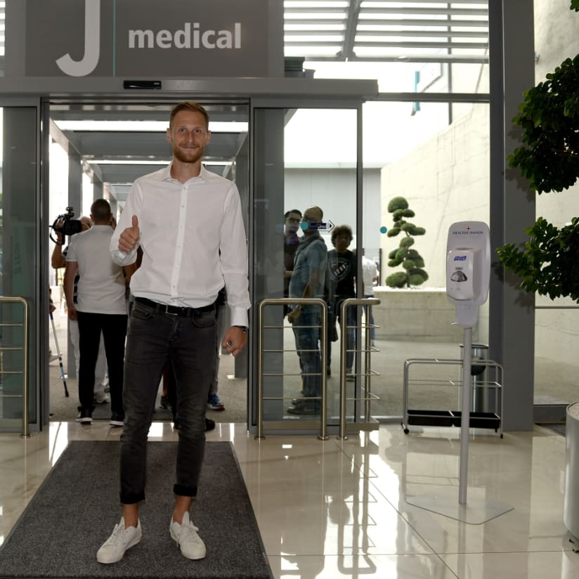 Höwedes completes Juventus medical