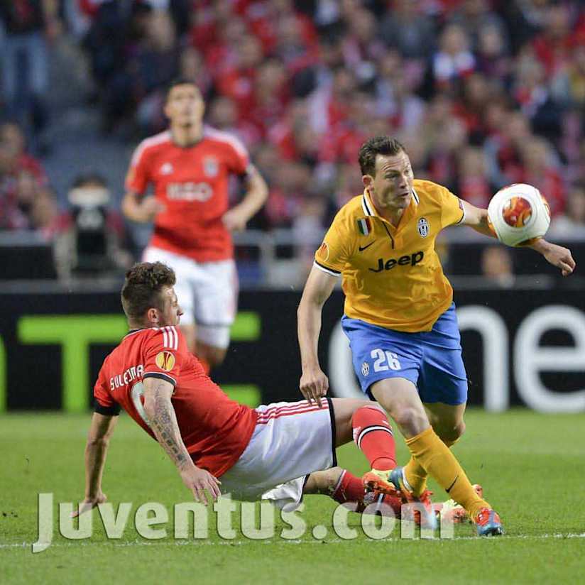 Lichtsteiner: «Contro il Benfica massima attenzione»