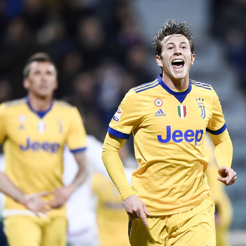 Bernardeschi seals victory in Sardinia!