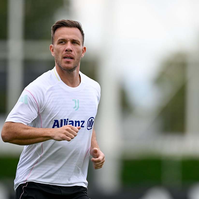 Arthur joins Gremio on loan