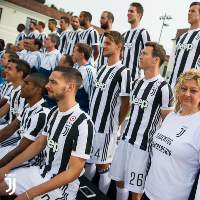 Posing with the Bianconeri champions