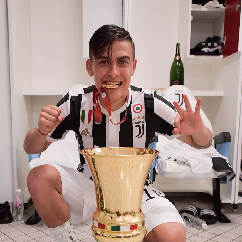 #4ZAJUVE: Dressing Room celebrations