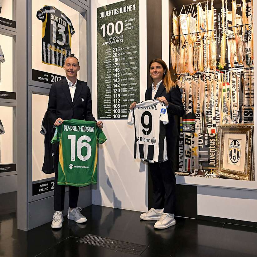 Peyraud-Magnin and Cantore deliver their shirts to the Juventus Museum