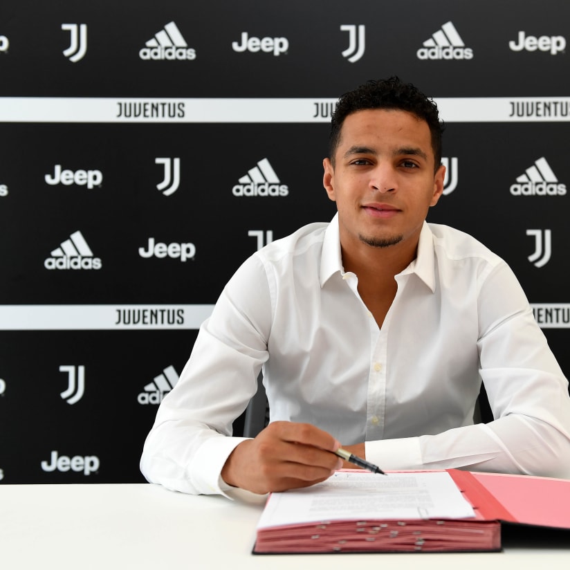 Official: Mohamed Ihattaren is a Juventus player