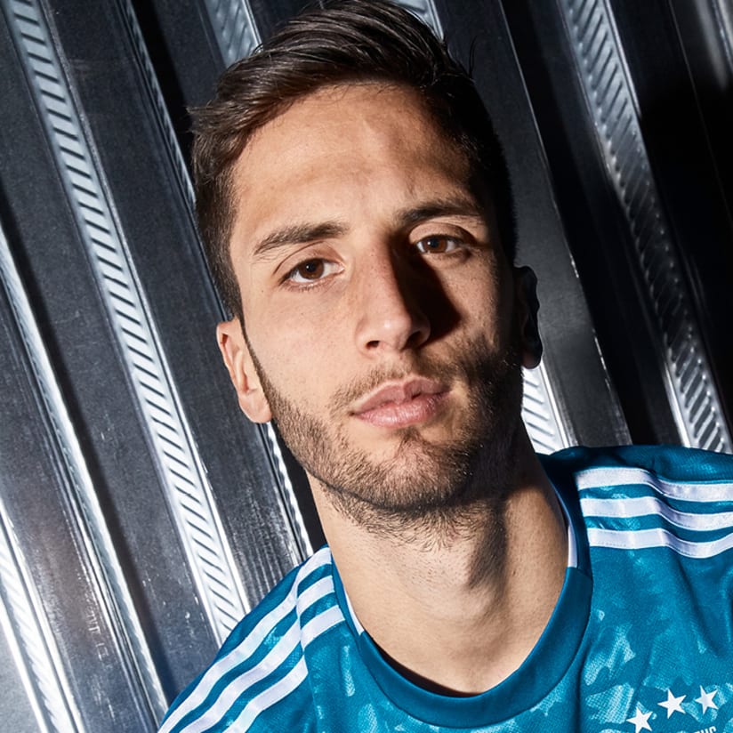 Design and performance: here is the 2019/20 Third Kit!