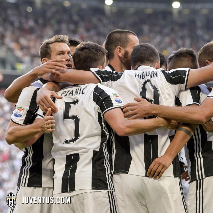 Higuain and Pjanic see off Sassuolo