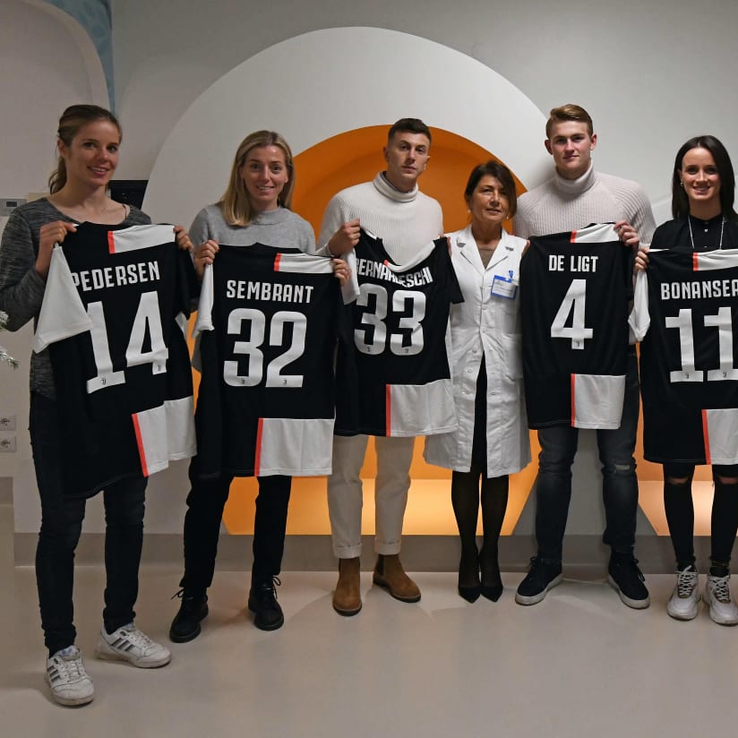 A Christmas afternoon at the Regina Margherita Hospital with Juventus
