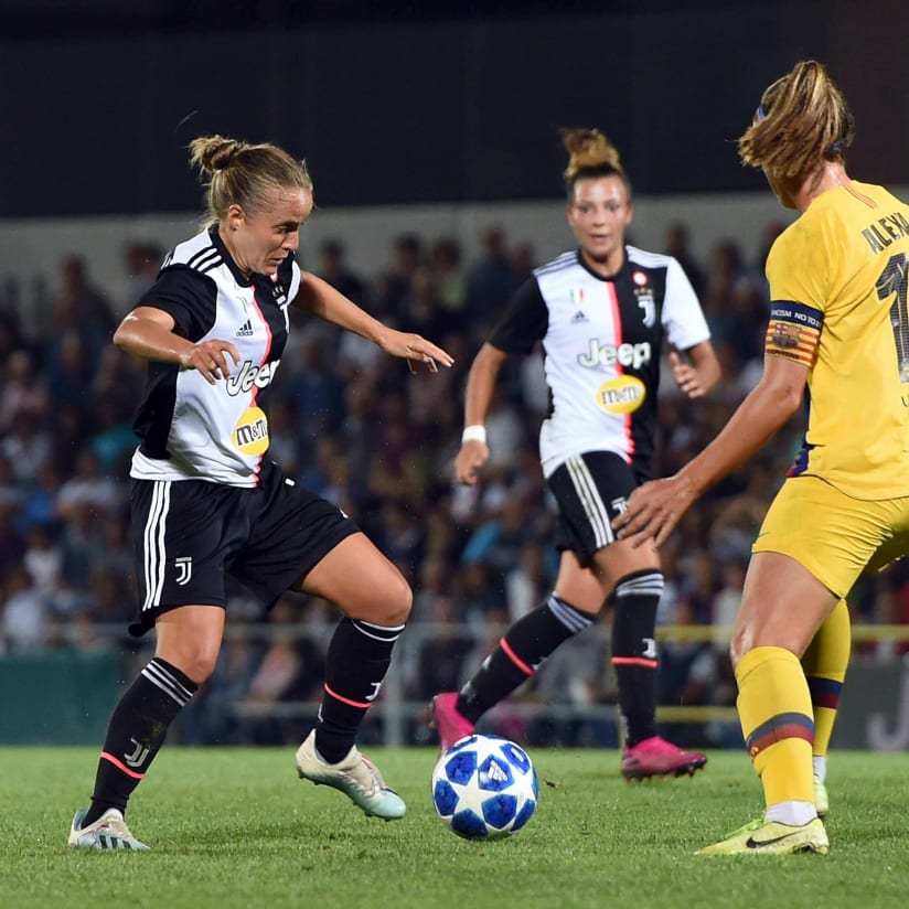 Women ⎮Barcelona claim first leg win