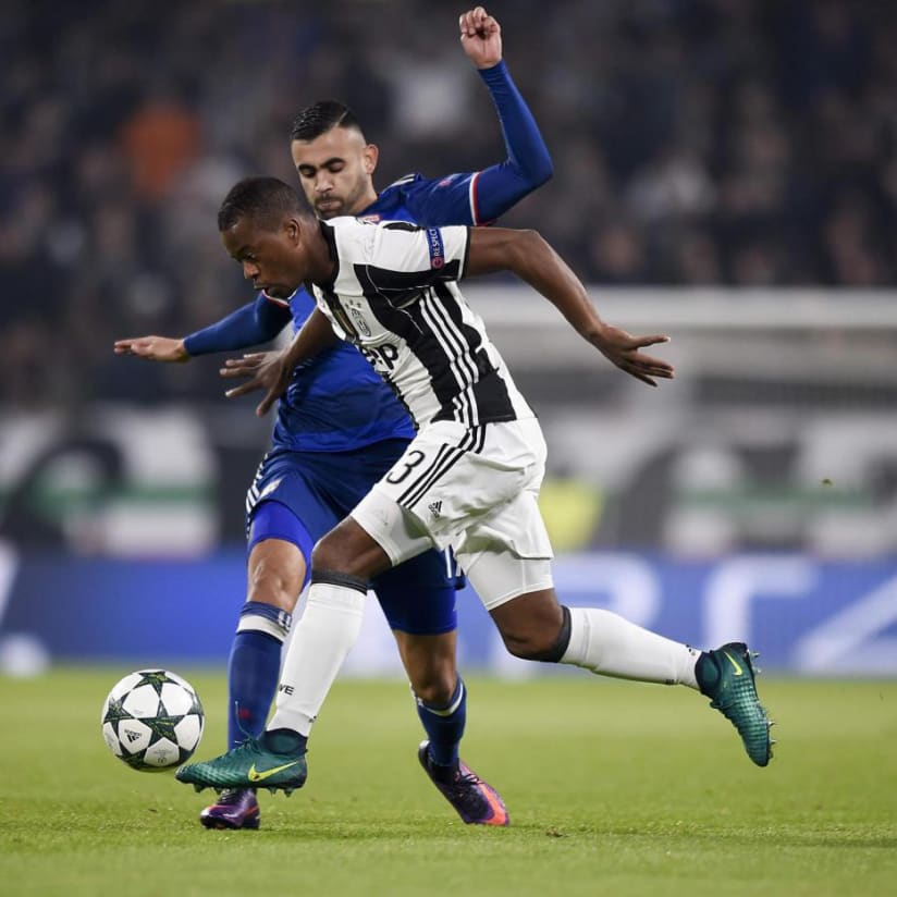  Evra: “Let's go and beat Sevilla now” 