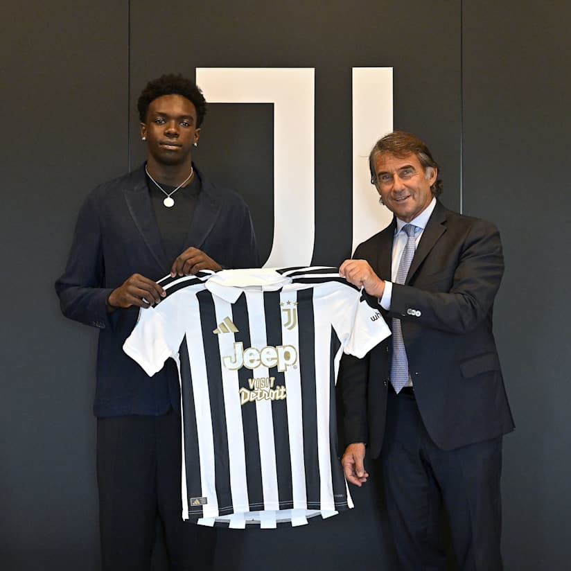 Jeff Ekhator signs for Juventus