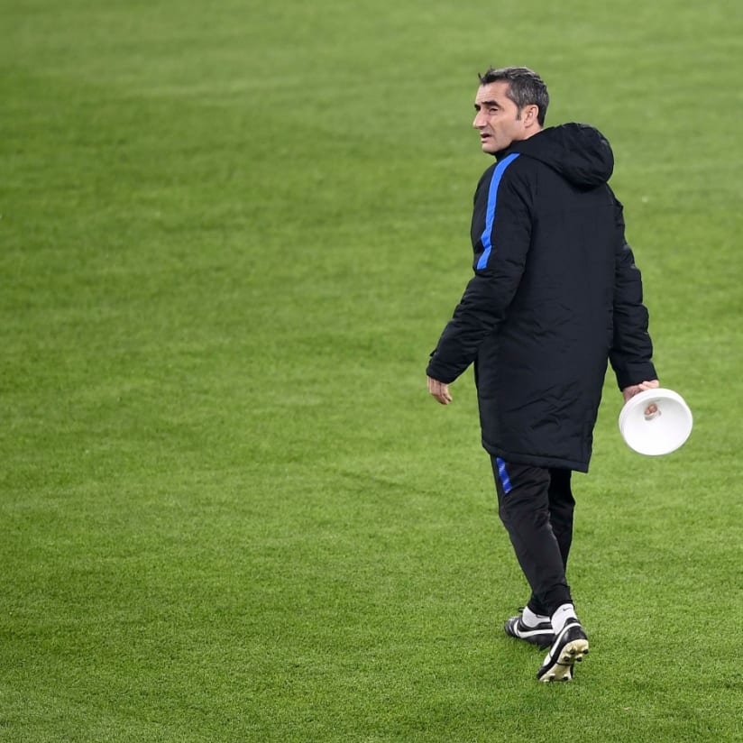 Barcelona train at the Allianz Stadium