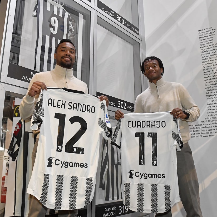 Gallery | Alex Sandro 3 Juan Cuadrado allo Juventus Museum!