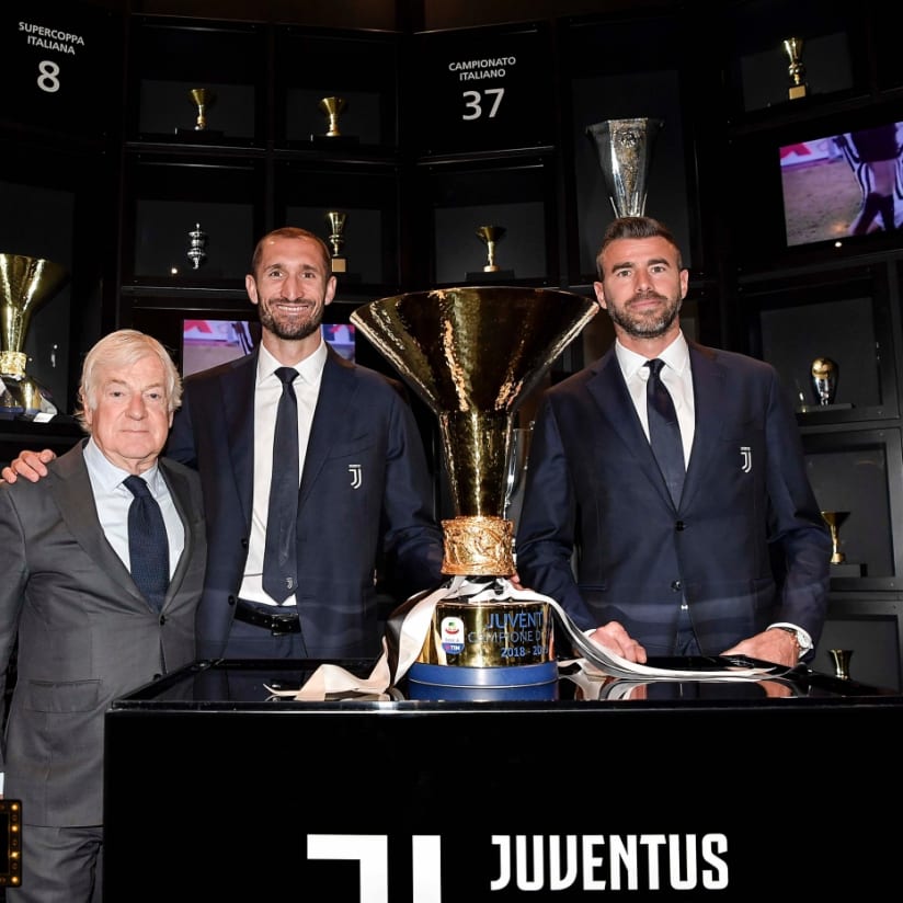 Captain Chiellini and Barzagli deliver the Scudetto trophy