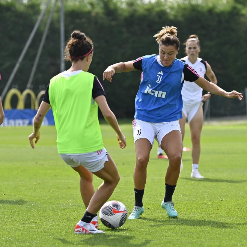 Gallery | Women, allenamento con vista Ozkhetpes