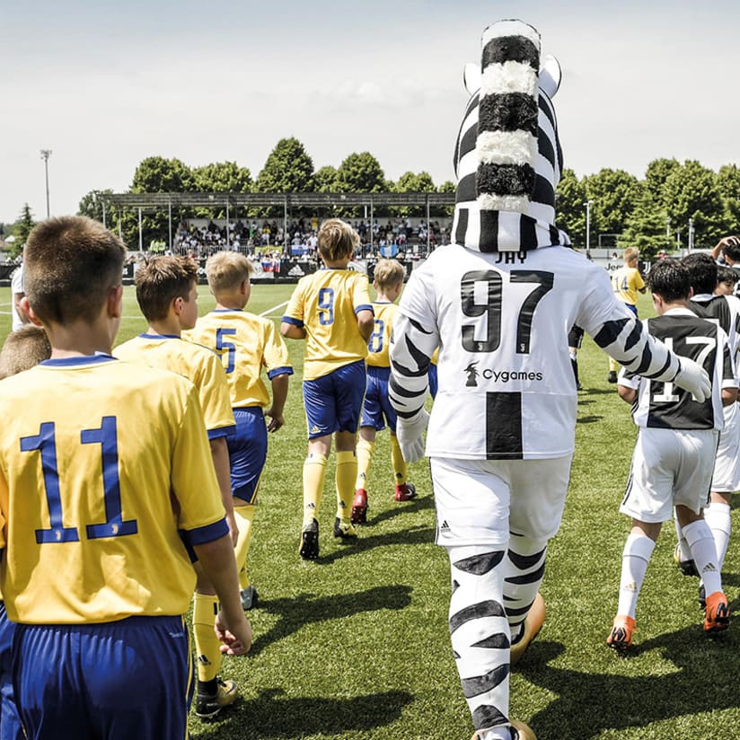 Netflix to debut Juventus fly-on-the-wall docuseries in 2018 - Inside World  Football