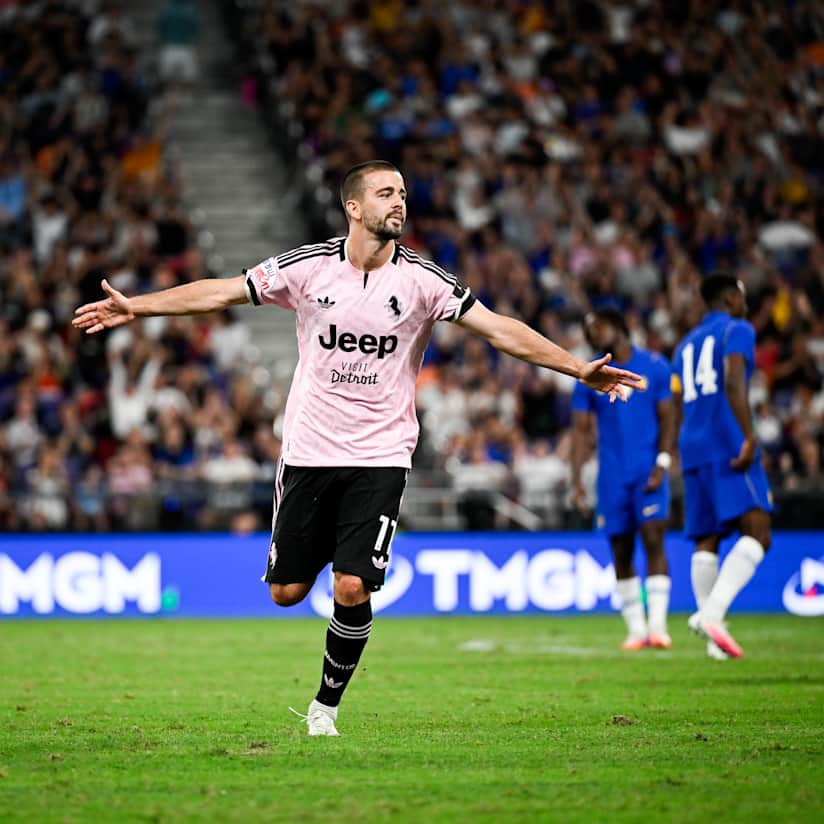 Bianconeri beat Chelsea with Zhegrova strike