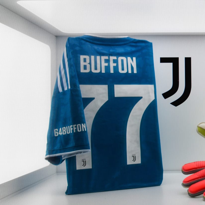 #648UFFON | A dedicated display case at the Juventus Museum