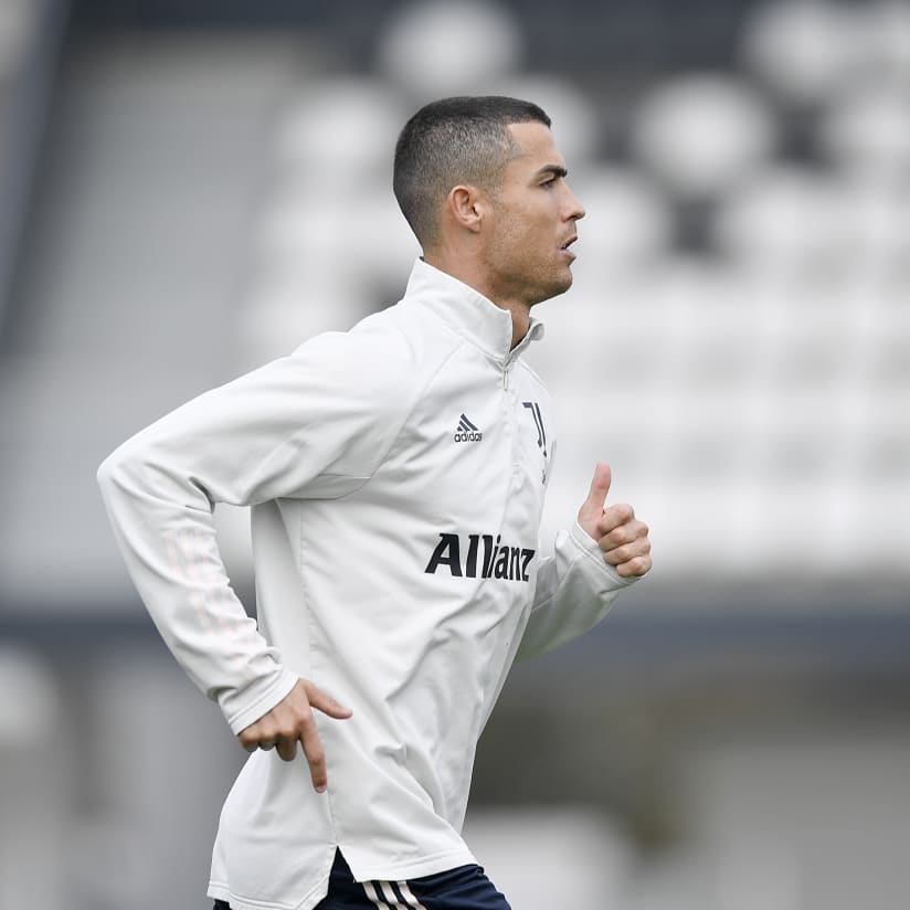 Berna & Ronaldo score for their countries