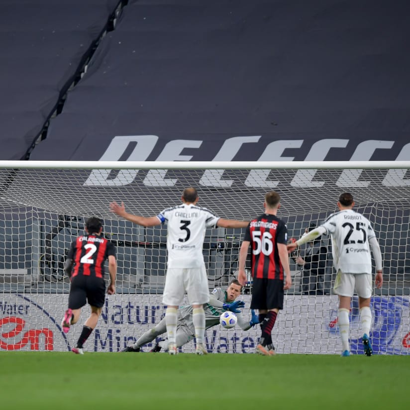 Black & White Memory Vault | Between the posts in Juventus - Milan  