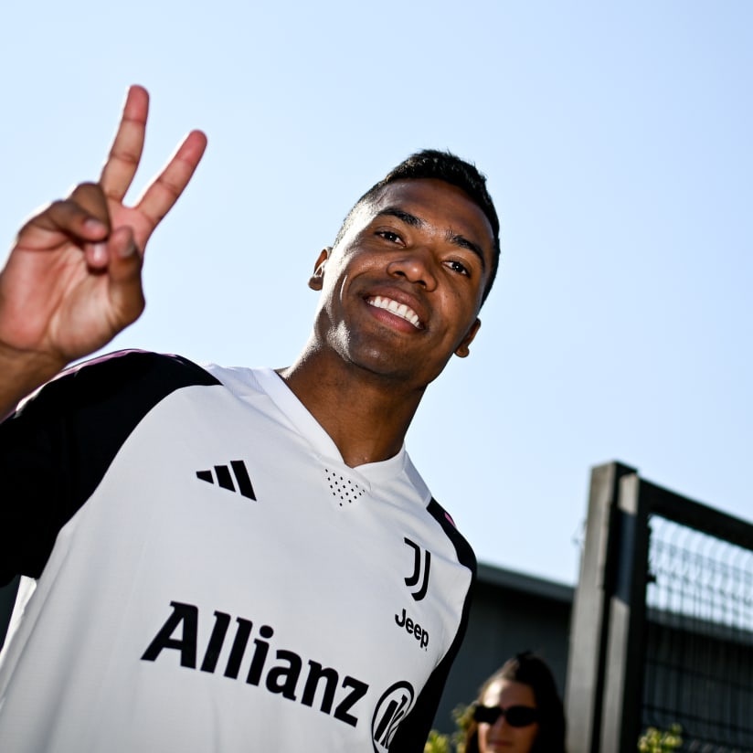 Happy Birthday, Alex Sandro!