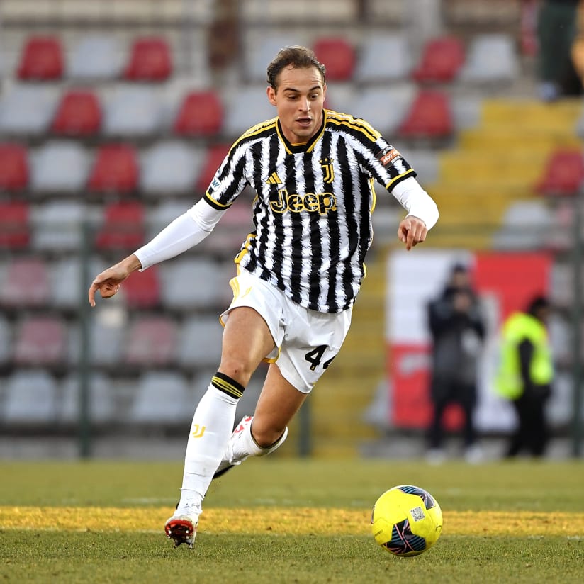 Nikola Sekulov makes his first-team debut at Lazio! 