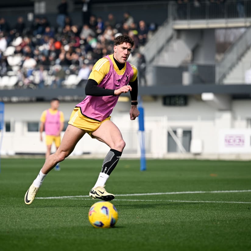 Training Center | With our supporters at Continassa
