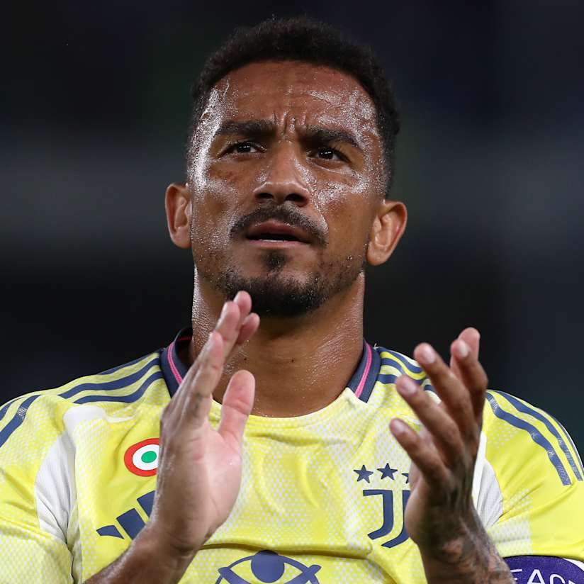 Danilo makes 200th appearance for Juventus!
