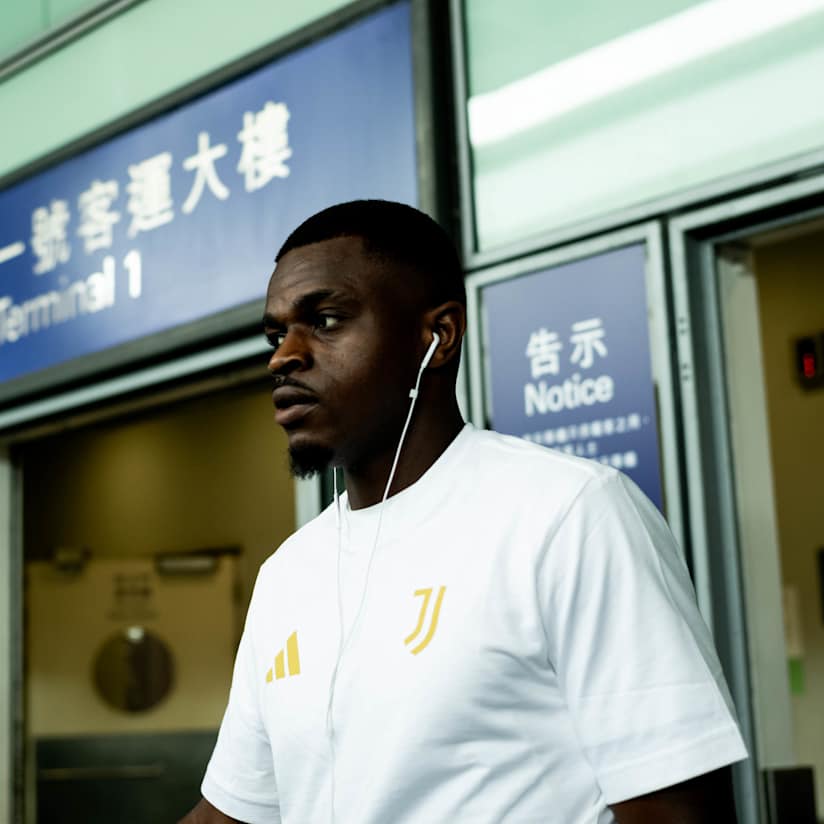 Gallery | Bianconeri touch down in Hong Kong, China
