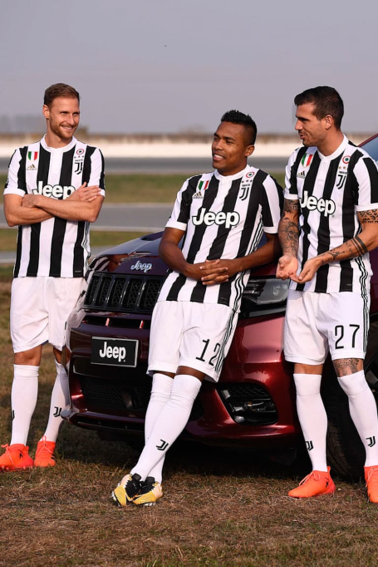 ユヴェントスの選手たちがjeepの性能試験を行いました Juventus ユヴェントスの選手たちがjeepの性能試験を行いました Juventus
