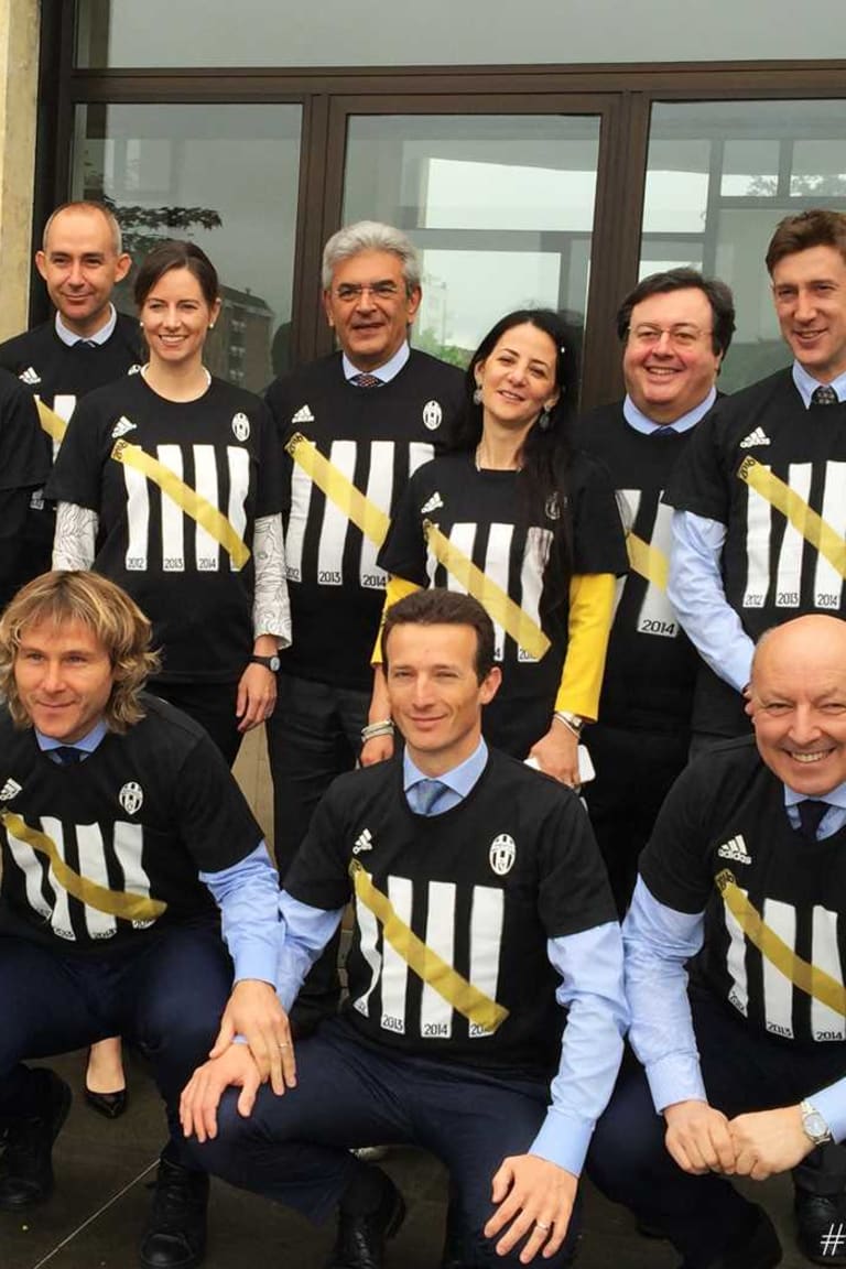 Board of directors celebrates HI5TORY